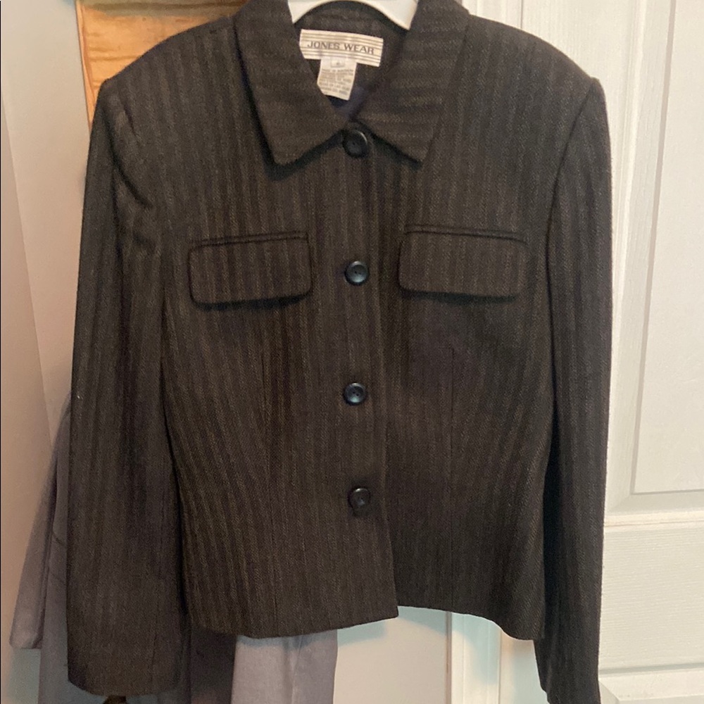Jones Wear Brown Blazer with Classic Collar